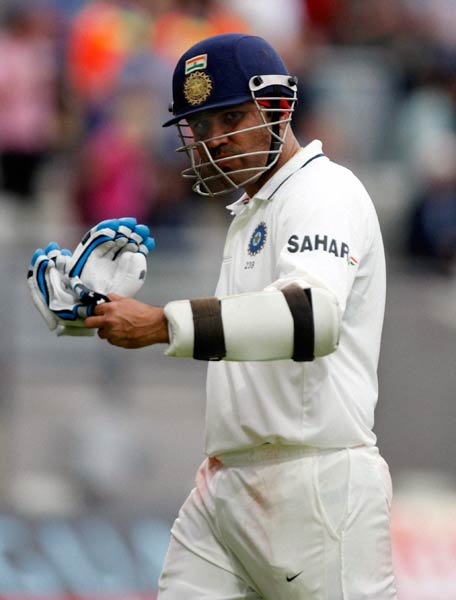 कुक ने टीम इंडिया को बैकफुट पर धकेला