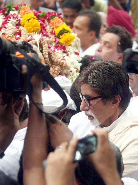 शम्‍मी कपूर की अंतिम यात्रा |   नहीं रहें शम्‍मी कपूर