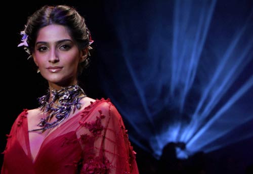 तस्‍वीरों में बीते सप्‍ताह बॉलीवुड की हलचल | स्विमसूट परियां