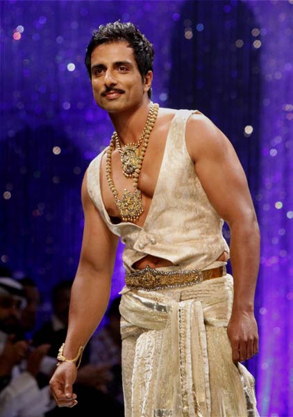 तस्‍वीरों में बीते सप्‍ताह बॉलीवुड की हलचल | स्विमसूट परियां