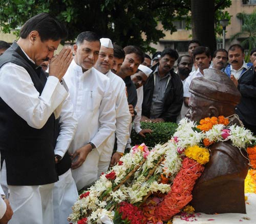 01 अगस्त 2011: तस्वीरों में देखें दिनभर की बड़ी खबरें । पढ़ें