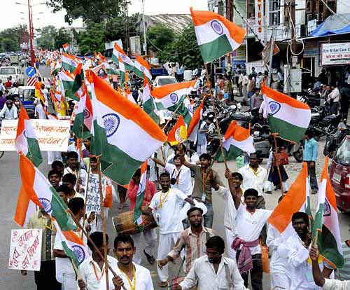 दिल में अन्ना, हर हाथ में तिरंगा | उमड़ा जनसैलाब