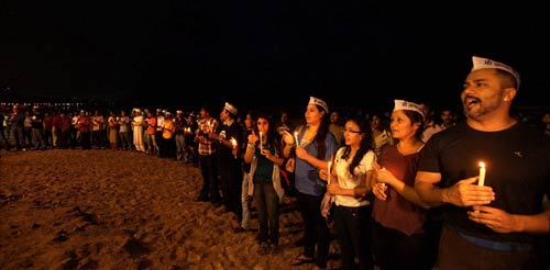 अन्‍ना के समर्थन में उतरा बॉलीवुड...| हर दिल में अन्ना