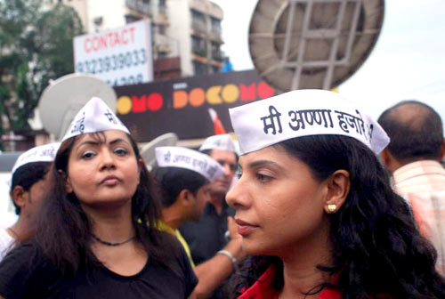 अन्‍ना के समर्थन में उतरा बॉलीवुड...| हर दिल में अन्ना