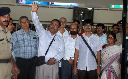 05 अगस्त 2011: तस्वीरों में देखें दिनभर की बड़ी खबरें । पढ़ें