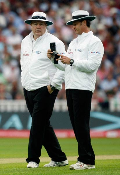 कुक ने टीम इंडिया को बैकफुट पर धकेला