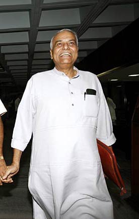 03 अगस्त 2011: तस्वीरों में देखें दिनभर की बड़ी खबरें  | पढ़ें