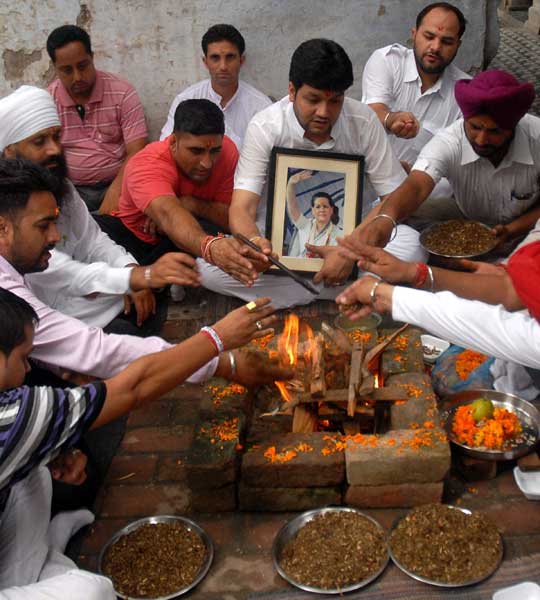 07 अगस्त 2011: तस्वीरों में देखें दिनभर की बड़ी खबरें | पढ़ें