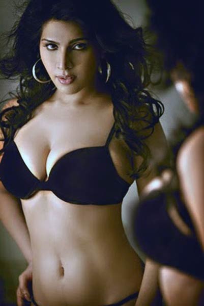 बॉलीवुड की बोल्‍ड हीरोइन | देखें बोल्‍ड सीन