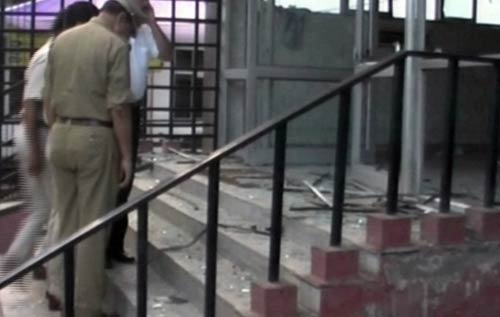 ताजनगरी में हुआ धमाका, 3 लोग हुए घायल