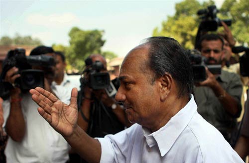 जानिए आपके नेताओं के पास है कितनी संपत्ति