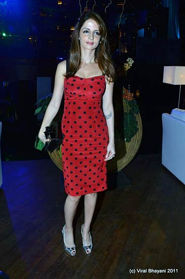 बॉलीवुड परियों से गुलजार हुआ फैशन शो...| हिल्‍टन की पार्टी