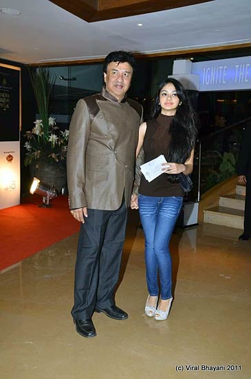 बॉलीवुड परियों से गुलजार हुआ फैशन शो...| हिल्‍टन की पार्टी