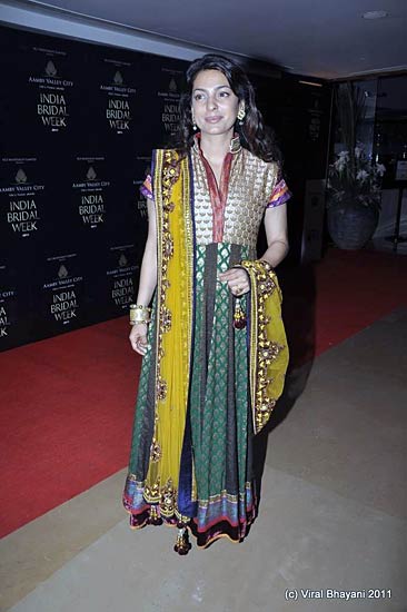 बॉलीवुड परियों से गुलजार हुआ फैशन शो...| हिल्‍टन की पार्टी