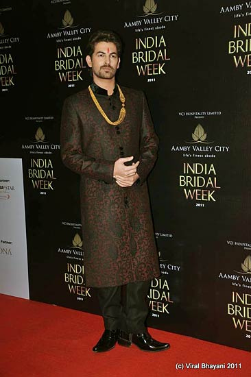 बॉलीवुड परियों से गुलजार हुआ फैशन शो...| हिल्‍टन की पार्टी