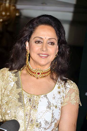 बॉलीवुड परियों से गुलजार हुआ फैशन शो...| हिल्‍टन की पार्टी