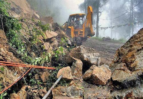 भूकंप के बाद की कुछ और तस्‍वीरें