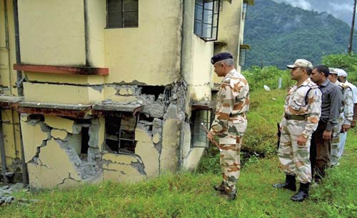 भूकंप के बाद की कुछ और तस्‍वीरें