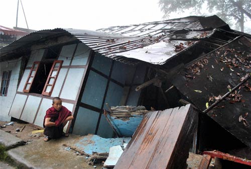 भूकंप के बाद की कुछ और तस्‍वीरें