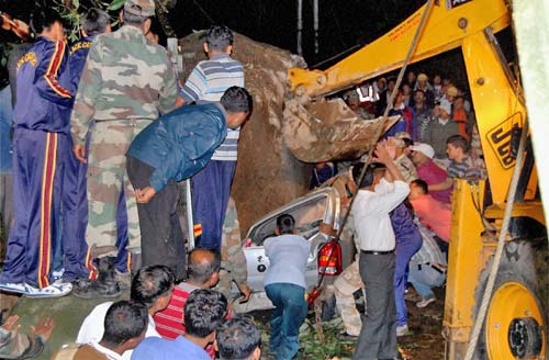 भूकंप के बाद की कुछ और तस्‍वीरें