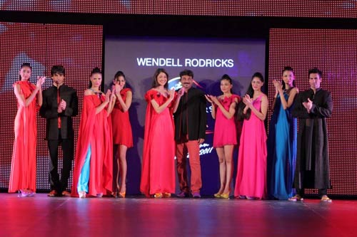 सितारों ने रंगीन किया ब्लेंडर्स प्राइड फैशन टूर । फैशन फोटो