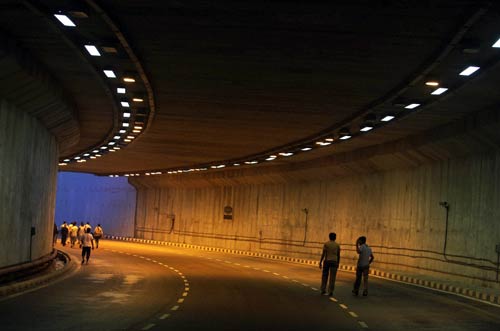 फिर बारिश से नहा गई दिल्ली