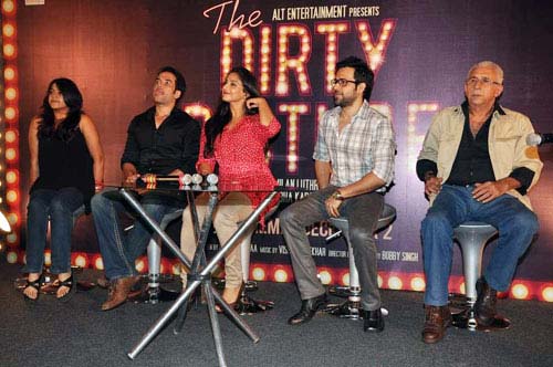 फिल्म ‘डर्टी पिक्चर’ का फर्स्ट लुक... | बोल्‍ड होती विद्या बालन