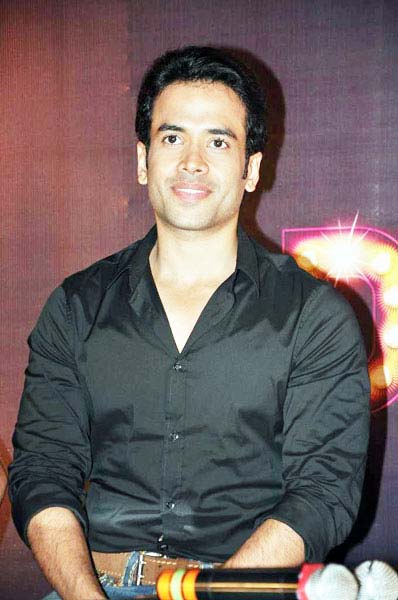 फिल्म ‘डर्टी पिक्चर’ का फर्स्ट लुक... | बोल्‍ड होती विद्या बालन