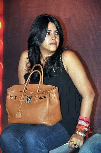 फिल्म ‘डर्टी पिक्चर’ का फर्स्ट लुक... | बोल्‍ड होती विद्या बालन