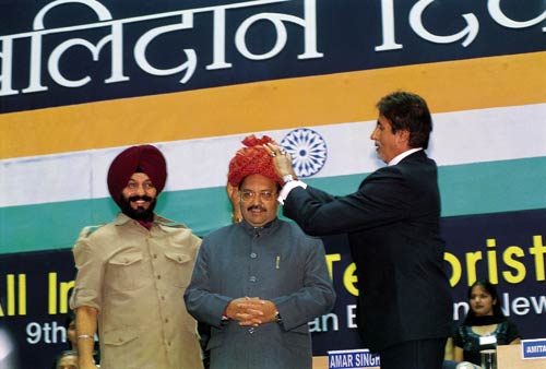 अमर-अमिताभ की दोस्‍ती, बड़ी है पुरानी