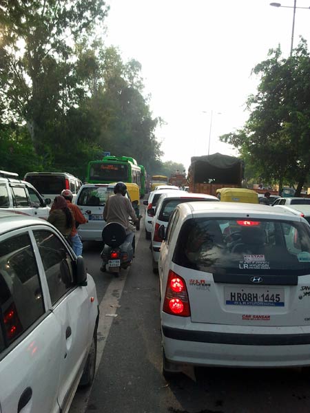 अगले बरस तू जल्‍दी आ... | ऐश्‍वर्या ने की गणपति की पूजा