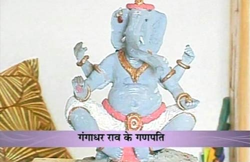 गणेशोत्‍सव के रंग में रंगे बॉलीवुड सितारे | गणेश-पूजा की धूम