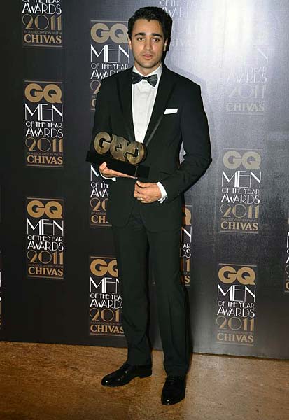 जीक्यू अवार्ड में बॉलीवुड, फैशन व खेल का तड़का | हॉट सोफिया