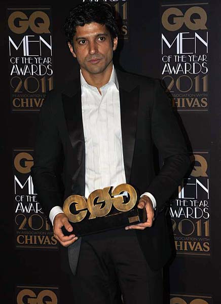 जीक्यू अवार्ड में बॉलीवुड, फैशन व खेल का तड़का | हॉट सोफिया