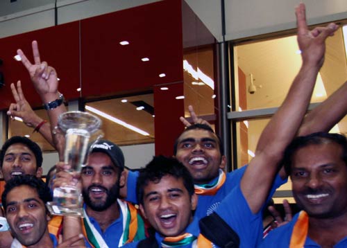 13 सितंबर 2011: तस्‍वीरों में देखें दिनभर की बड़ी खबरें | पढ़ें