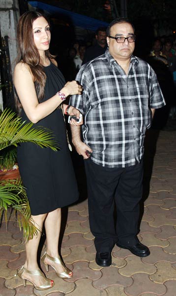 स्‍टार पत्‍नियों की चमक | बिना मेकअप अभिनेत्रियां