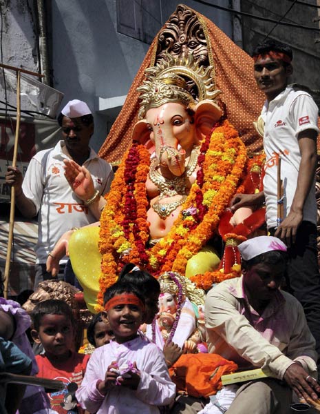 10 सितंबर 2011: तस्‍वीरों में देखें दिनभर की बड़ी खबरें |   पढ़ें