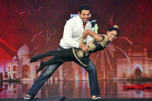 'फोर्स' का प्रचार करते जॉन-जेनेलिया | बिना मेकअप अभिनेत्रियां