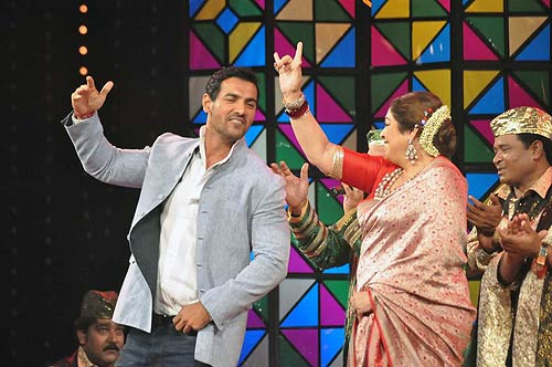 'फोर्स' का प्रचार करते जॉन-जेनेलिया | बिना मेकअप अभिनेत्रियां