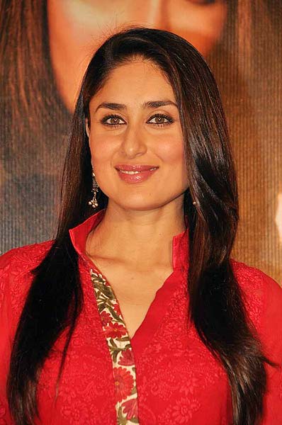 समारोह में करीना ने बिखेरी चमक  | 'बीइंग ह्यूमन' में सलमान