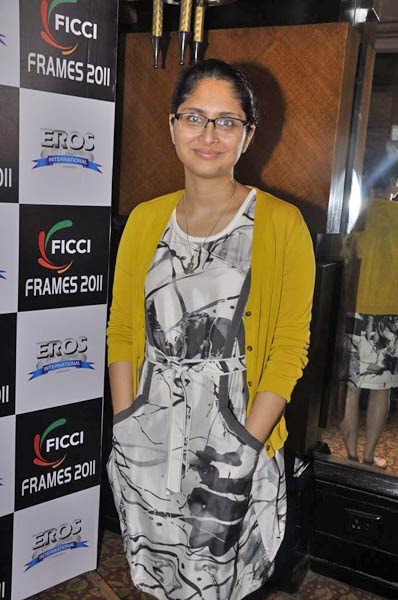 स्‍टार पत्‍नियों की चमक | बिना मेकअप अभिनेत्रियां