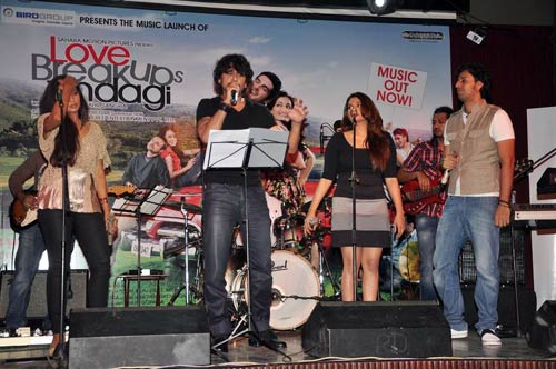लव, ब्रेकअप्‍स जिंदगी का म्‍यूजिक लांच |  कैटरीना की अदा