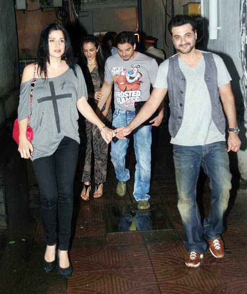 स्‍टार पत्‍नियों की चमक | बिना मेकअप अभिनेत्रियां