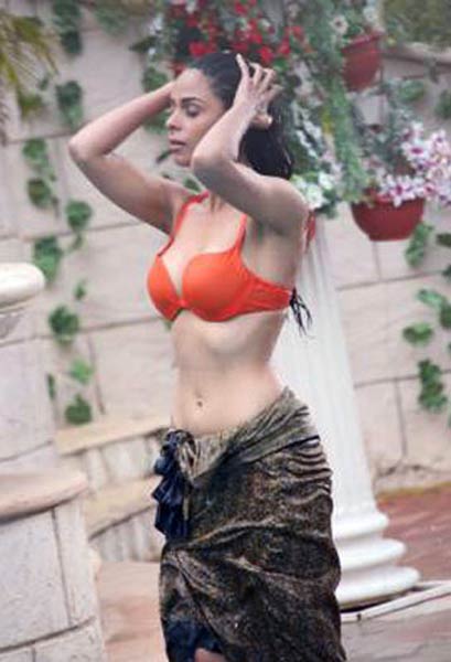 बॉलीवुड की बोल्‍ड हीरोइन | देखें बोल्‍ड सीन