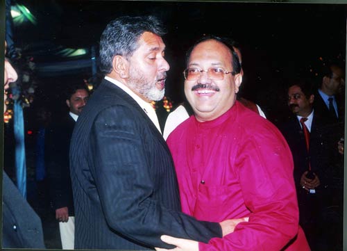 तस्वीरों की जुबानी 'अमर-कहानी'