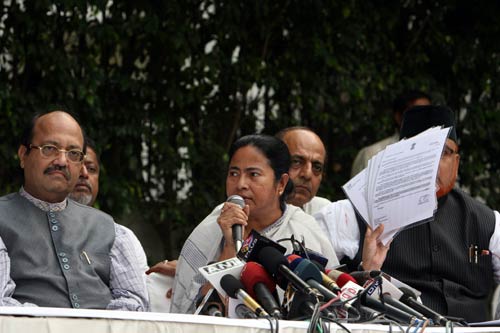 तस्वीरों की जुबानी 'अमर-कहानी'