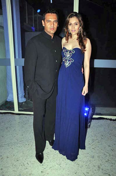 स्‍टार पत्‍नियों की चमक | बिना मेकअप अभिनेत्रियां