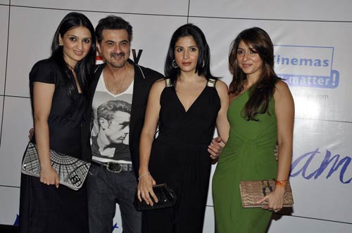 'मौसम' के प्रीमियर पर सितारे जमीं पे... | सेक्‍सी सोनम