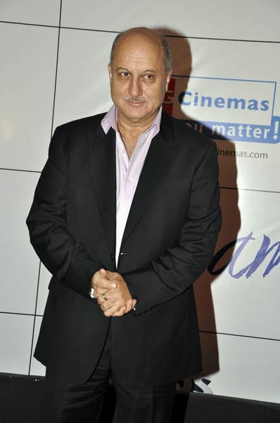 'मौसम' के प्रीमियर पर सितारे जमीं पे... | सेक्‍सी सोनम