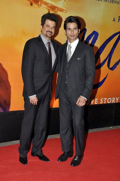 'मौसम' के प्रीमियर पर सितारे जमीं पे... | सेक्‍सी सोनम